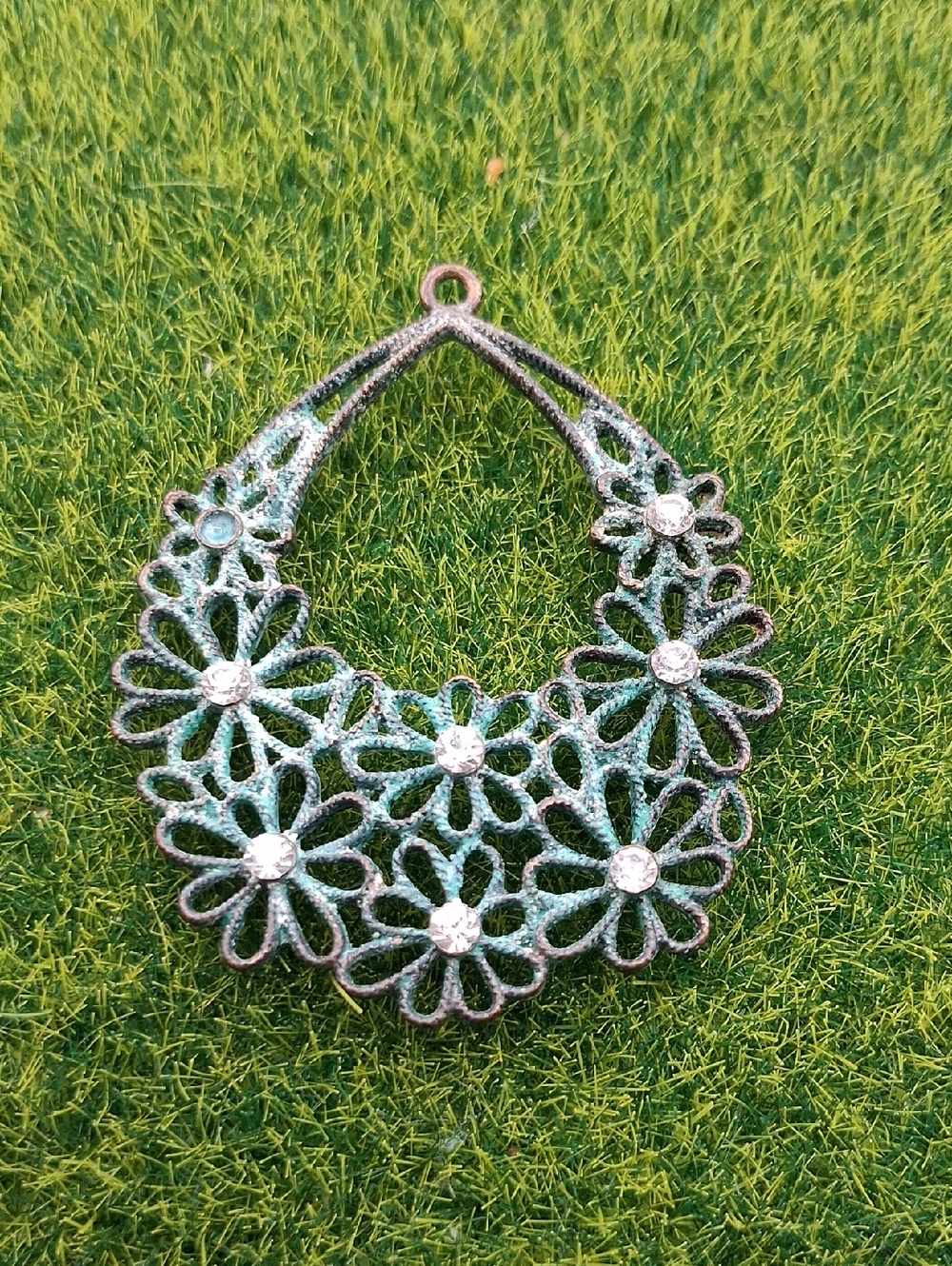 Silver-Tone Teal Floral Filigree Pendant with Czhech Crystals P409